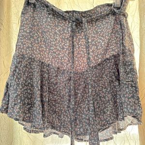 Urban Romantics Size L Skirt / Skort (shorts liner). Fun and flirty!